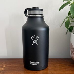 Hydro Flask Matte Black 64oz Growler